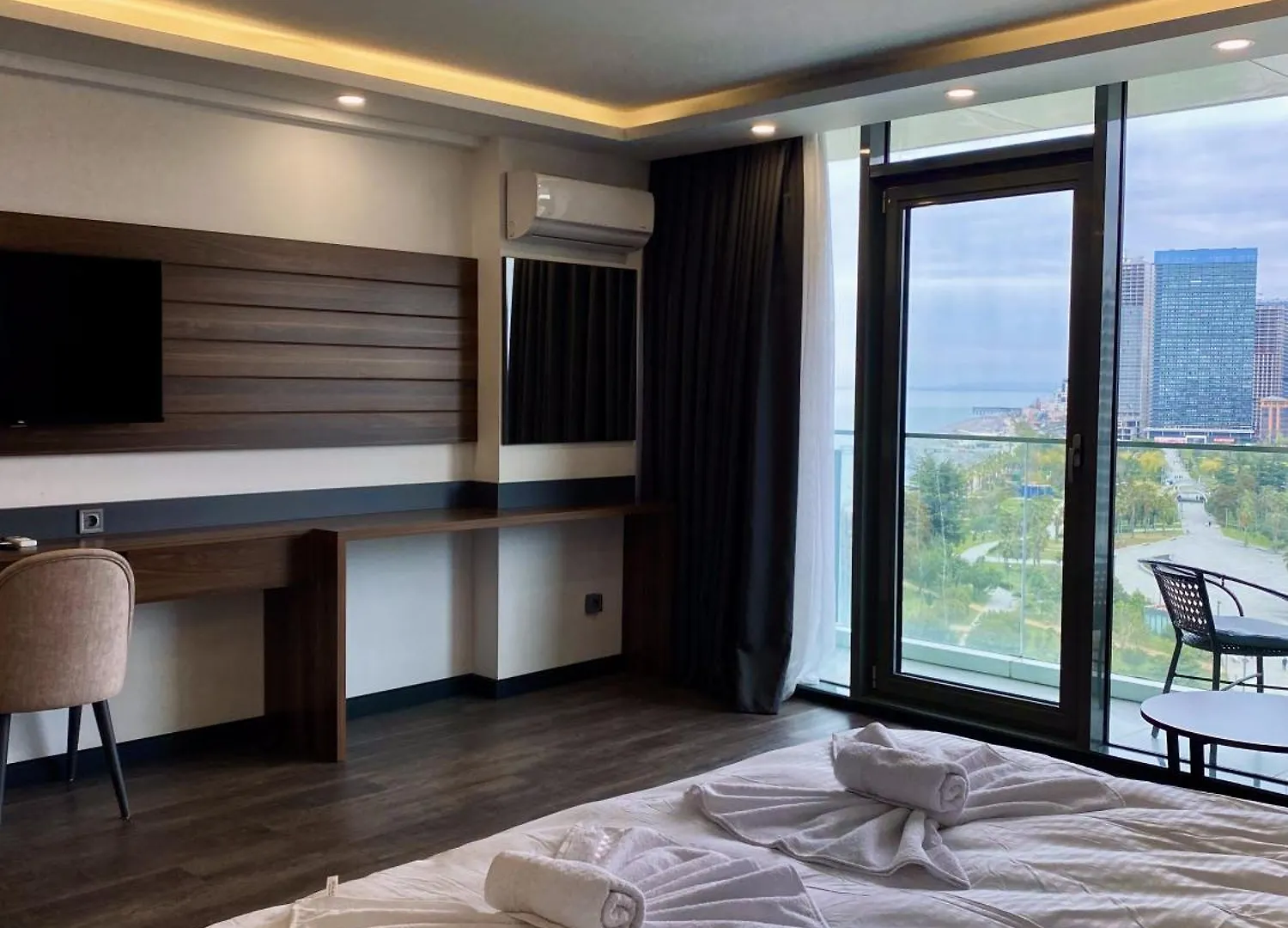 Parkside & Seaview Apartment Батуми 0*,