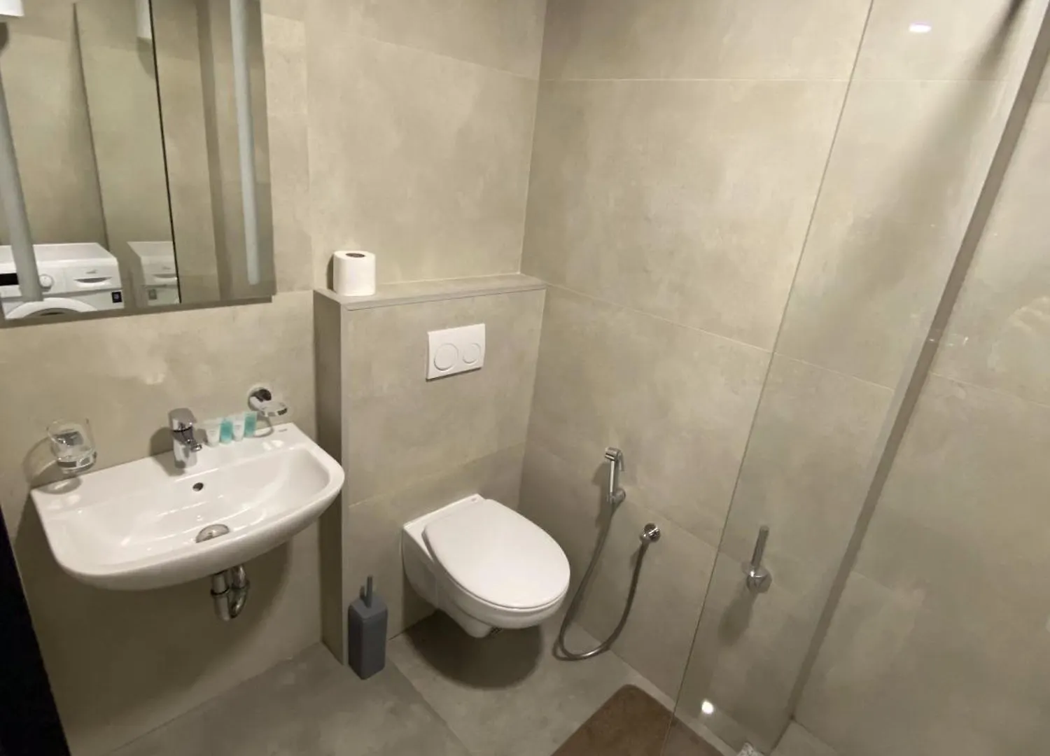 Parkside & Seaview Apartment Батуми